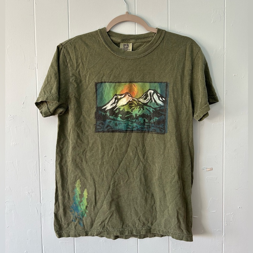 GREENLY NATURE GRAPHIC TEE ✌️💚🌲